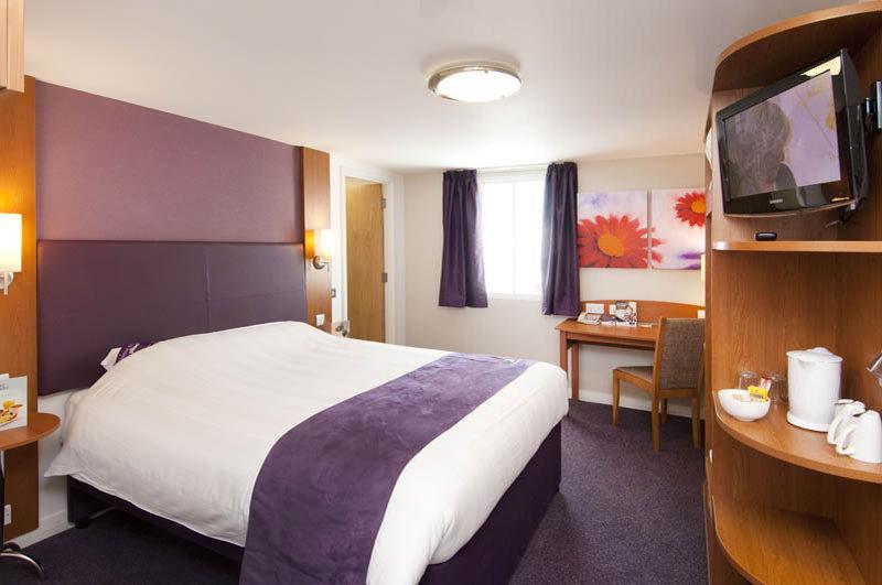 Premier Inn Watford - Croxley Green エクステリア 写真