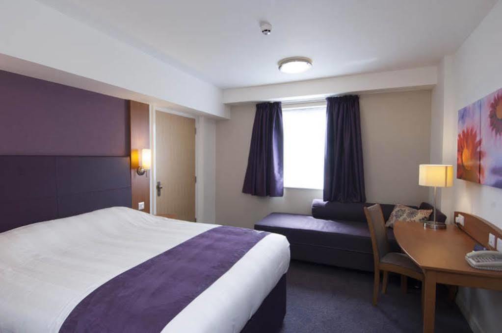 Premier Inn Watford - Croxley Green エクステリア 写真